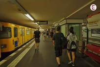Paar beim öffentlichen Sex am Bahnsteig erwischt