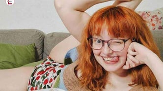 Iva Sonnenschein: Rothaarige Rotzgöre will Pornos drehen