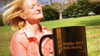 Sextipp: Heiße MILF mit Honig für mehr Spaß