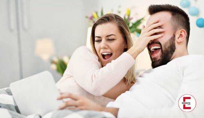 Pornos in der Partnerschaft? ➤ Welchen Einfluss haben Pornos auf das Sexleben?