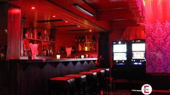 Als Jungfrau im Bordell: Dein erstes Mal mit einer Prostituierten