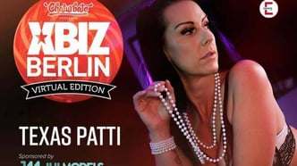 Texas Patti repräsentiert die XBIZ-Awards 2021 Europe