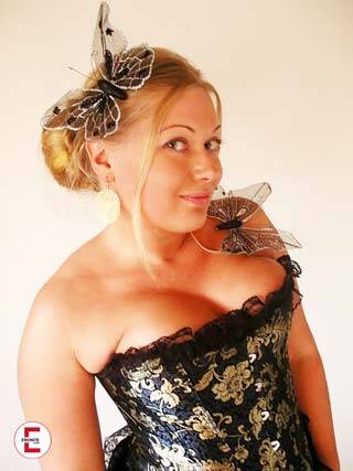17 erotische Erotikgeschichten zum Schmökern