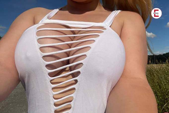 Liz Tyrious und Xisca Bond geben Autogramme