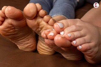 Amateurin Tiffany Turner sucht Männer mit Fußfetisch