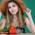 Diese Veganerin lutscht nur fleischlose Schwänze