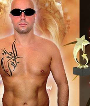 Der coole Pornodarsteller Asuran im Interview