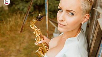 Es ist nicht alles Gold, was glänzt: Anike Ekina beweist Mut