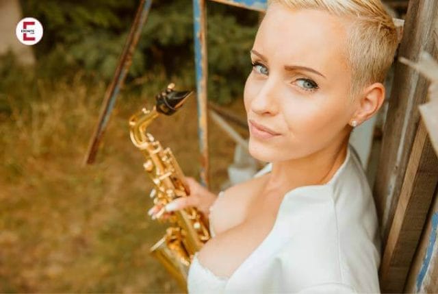 Es ist nicht alles Gold, was glänzt: Anike Ekina beweist Mut Es ist nicht alles Gold, was glänzt: Anike Ekina beweist Mut