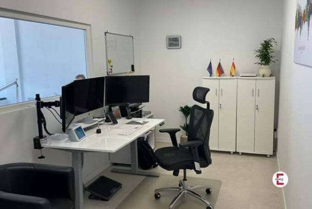 A typical working day of an Adult Webmaster A typical working day of an Adult Webmaster