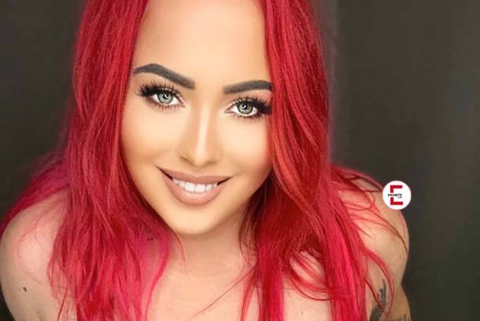 Aurora Red Porn: Así de cachonda está la pechugona pelirroja