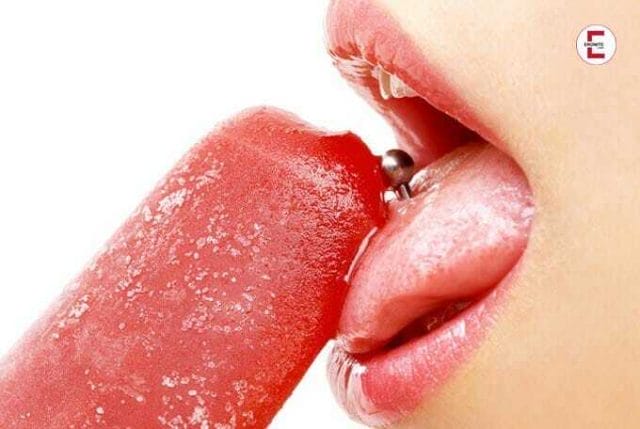 Mamada con piercing en la lengua