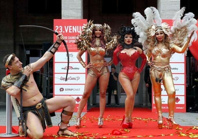 23rd Venus: eroticism, lifestyle and a world record
