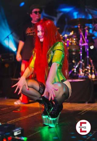 Mia May: Rockige Beats und ein unvergesslicher Live-Auftritt Mia May: Rockige Beats und ein unvergesslicher Live-Auftritt