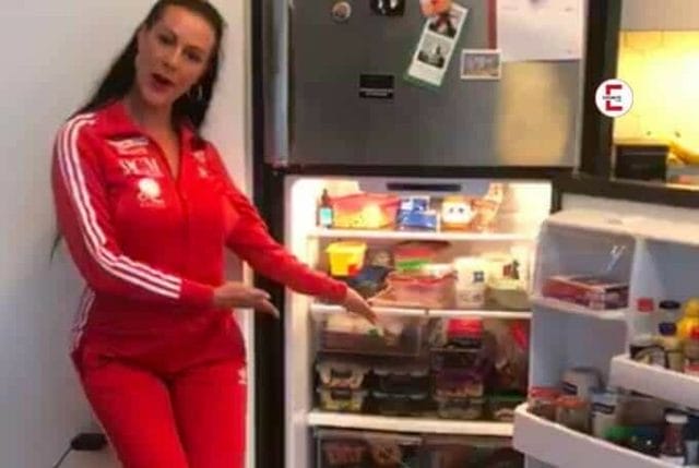 Great action: Texas Patti helps fans and fills up 5 fridges