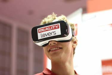 Was ist Virtual Reality (VR) und wie funktioniert es? Was ist Virtual Reality (VR) und wie funktioniert es?